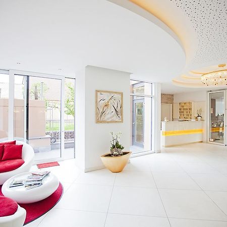 Hotel Krone Ohg แกร์ลิงเงน ภายนอก รูปภาพ