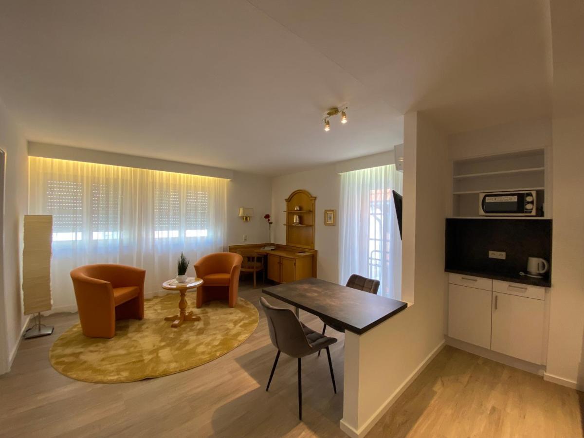 Hotel Krone Ohg แกร์ลิงเงน ภายนอก รูปภาพ