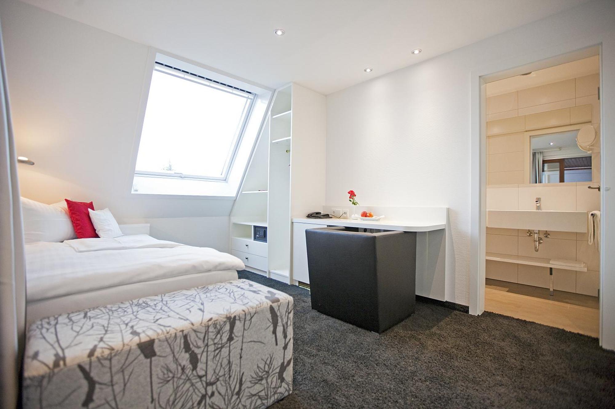 Hotel Krone Ohg แกร์ลิงเงน ห้อง รูปภาพ