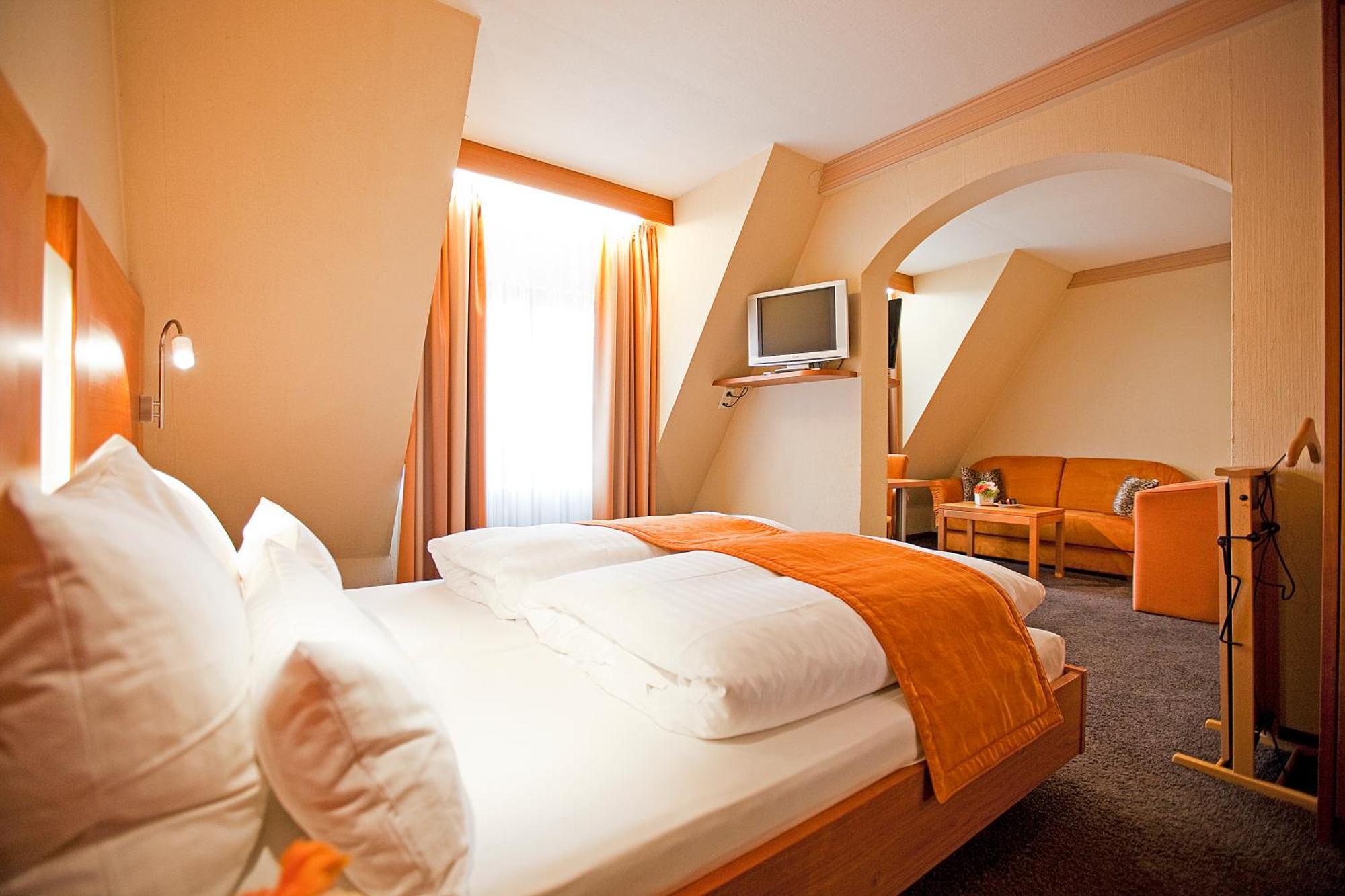 Hotel Krone Ohg แกร์ลิงเงน ห้อง รูปภาพ