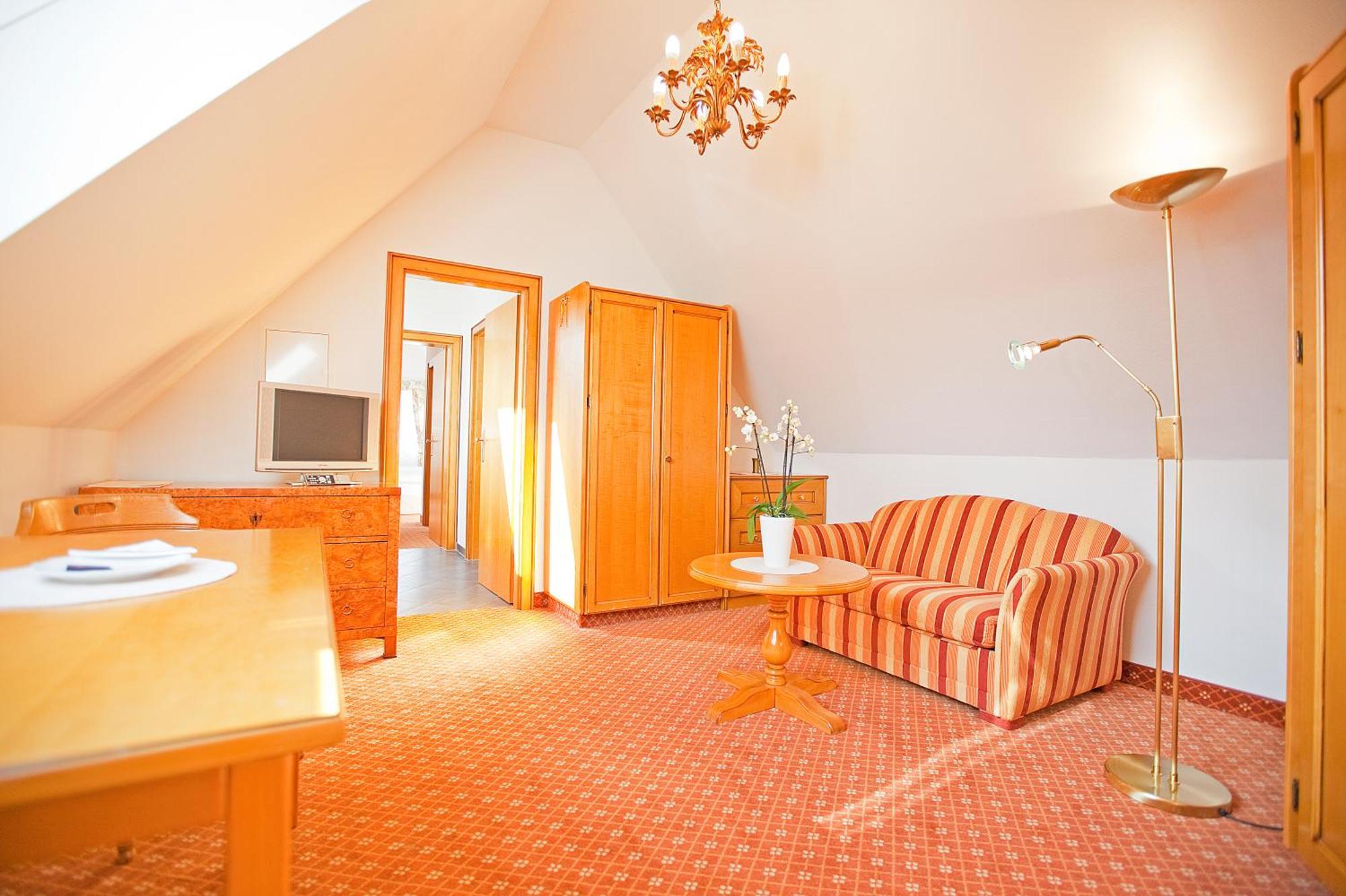 Hotel Krone Ohg แกร์ลิงเงน ห้อง รูปภาพ