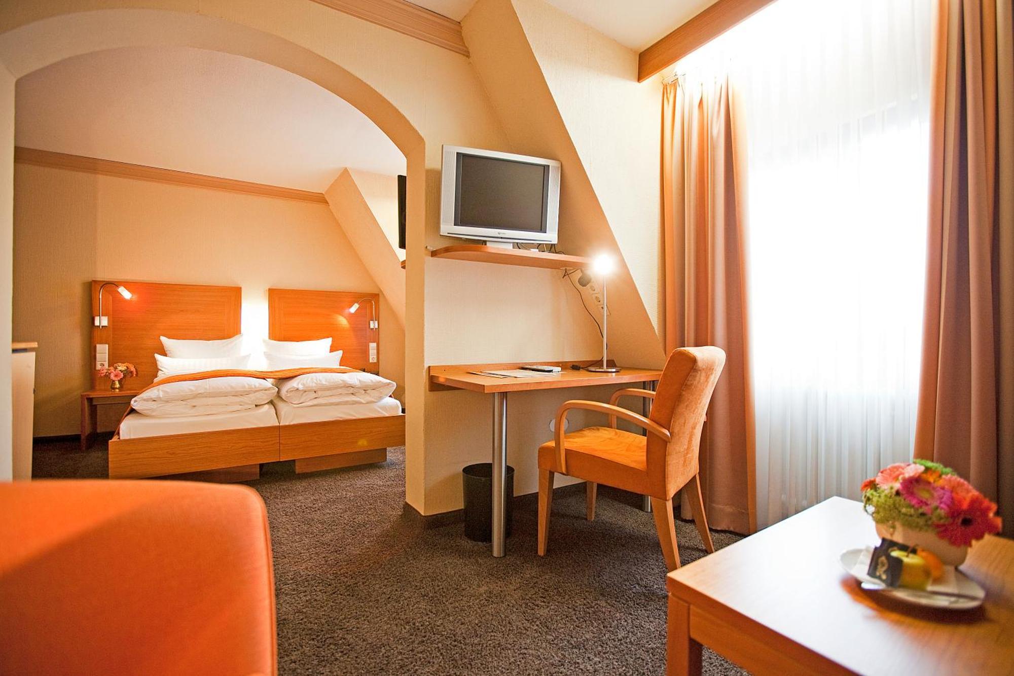 Hotel Krone Ohg แกร์ลิงเงน ห้อง รูปภาพ