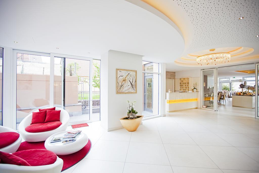 Hotel Krone Ohg แกร์ลิงเงน ภายนอก รูปภาพ